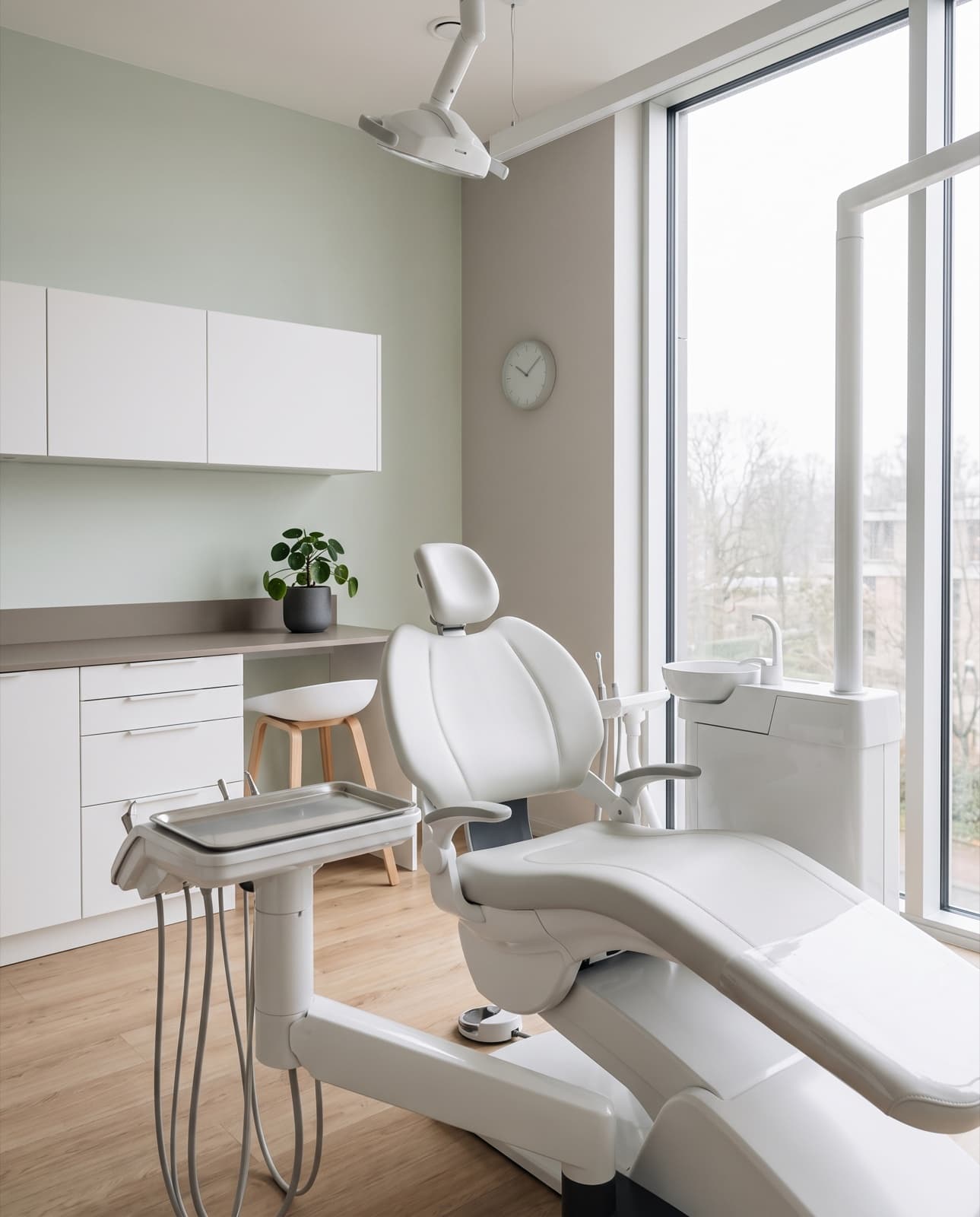 A bright, minimal LUMEN Dental treatment room